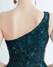 Cargar imagen en el visor de la galería, VESTIDO LARGO LENTEJUELA DISEÑO 1 HOMBRO Y TAJO C/CINT