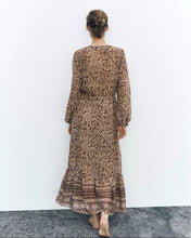 Cargar imagen en el visor de la galería, VESTIDO ESTAMPADO
