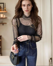 Cargar imagen en el visor de la galería, BLUSA TUL PLUMETI CUELLO ALTO
