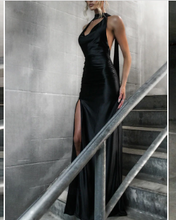 Cargar imagen en el visor de la galería, VESTIDO LARGO SEDA CON CUELLO
