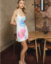 Cargar imagen en el visor de la galería, VESTIDO FLORES GRANDES
