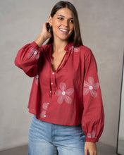 Cargar imagen en el visor de la galería, BLUSA BORDADA FLORES
