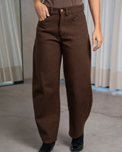 Cargar imagen en el visor de la galería, JEAN BARREL MARRON
