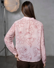 Cargar imagen en el visor de la galería, CAMISA FLORES ROSA
