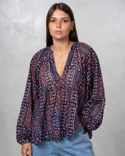Cargar imagen en el visor de la galería, BLUSA ESTAMPADA DISEÑO
