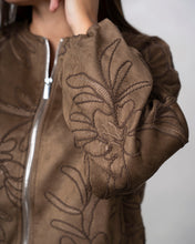 Cargar imagen en el visor de la galería, BOMBER BORDADA
