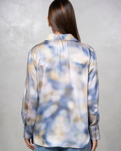 Cargar imagen en el visor de la galería, CAMISA DE SEDA ESTAMPADO DIFUSO PASTEL
