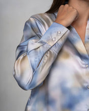 Cargar imagen en el visor de la galería, CAMISA DE SEDA ESTAMPADO DIFUSO PASTEL
