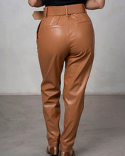 Cargar imagen en el visor de la galería, PANTALON CUERINA CON CINTO
