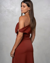 Cargar imagen en el visor de la galería, VESTIDO LARGO APLIQUE HOMBRO
