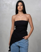 Cargar imagen en el visor de la galería, TOP STRAPLESS FRUNCE CON PICO
