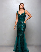 Cargar imagen en el visor de la galería, VESTIDO LARGO BORDADO ARABESCOS MAS PICOS LISO
