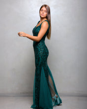 Cargar imagen en el visor de la galería, VESTIDO LARGO BORDADO ARABESCOS MAS PICOS LISO
