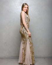 Cargar imagen en el visor de la galería, VESTIDO LARGO BORDADO ARABESCOS MAS PICOS LISO
