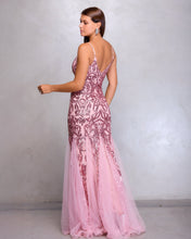 Cargar imagen en el visor de la galería, VESTIDO LARGO BORDADO CON PICOS LISOS Y BRETEL FINO
