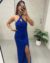 Cargar imagen en el visor de la galería, VESTIDO LARGO LENTEJUELAS BASICO CON TAJO

