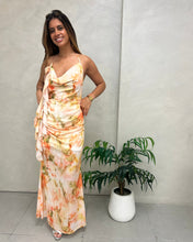 Cargar imagen en el visor de la galería, VESTIDO LARGO ESTAMPADO RUFFLE

