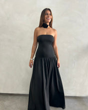 Cargar imagen en el visor de la galería, VESTIDO LARGO STRAPLESS FALDA AMPLIA

