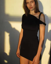 Cargar imagen en el visor de la galería, VESTIDO TUBO UNA MANGA IRREGULAR ***SALE**
