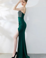 Cargar imagen en el visor de la galería, VESTIDO LARGO TOP APLIQUES MAS LISO CON TAJO
