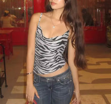 Cargar imagen en el visor de la galería, MUSCULOSA DE CEBRA
