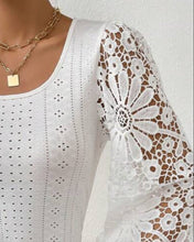 Cargar imagen en el visor de la galería, BLUSA BRODERIE MANGAS CALADAS TALLES GRANDES
