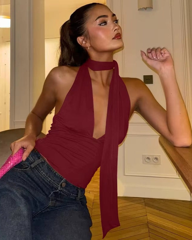 TOP ESCOTE PROFUNDO CON CUELLO