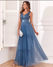 Cargar imagen en el visor de la galería, VESTIDO LARGO TUL BORDADO MAS TUL CON CINTO
