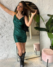 Cargar imagen en el visor de la galería, VESTIDO CORTO LENTEJUELA CUELLO BUCHE
