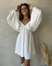 Cargar imagen en el visor de la galería, VESTIDO SUELTO MANGA LARGA ESCOTE EN V
