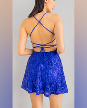 Cargar imagen en el visor de la galería, VESTIDO CORTO TUL BORDADO FALDA EVASE
