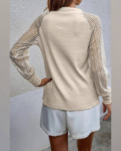 Cargar imagen en el visor de la galería, BLUSA LISA CON M/L TUL LINEAS
