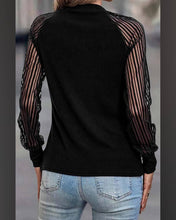 Cargar imagen en el visor de la galería, BLUSA LISA CON M/L TUL LINEAS
