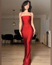Cargar imagen en el visor de la galería, VESTIDO LARGO BASICO ESCOTE RECTO

