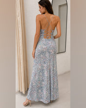 Cargar imagen en el visor de la galería, VESTIDO TUL BORDADO RECTO CON TAJO
