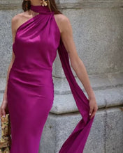 Cargar imagen en el visor de la galería, VESTIDO LARGO SATEN CON CUELLO
