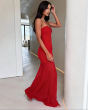 Cargar imagen en el visor de la galería, VESTIDO STRAPLESS LISO MAS TUL CON NUDO
