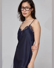 Cargar imagen en el visor de la galería, VESTIDO LENCERO PICO
