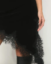 Cargar imagen en el visor de la galería, VESTIDO LENCERO VELVET
