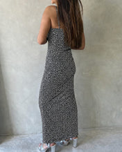 Cargar imagen en el visor de la galería, VESTIDO TUBO LUREX ESTAMPADO LARGO
