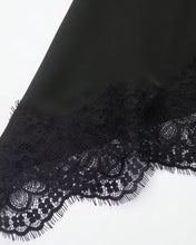 Cargar imagen en el visor de la galería, FALDA MIDI PICO PUNTILLA
