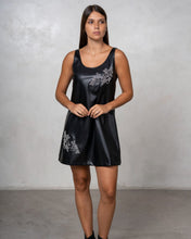 Cargar imagen en el visor de la galería, VESTIDO CUERINA C/APLIQUE
