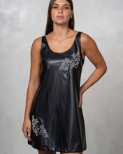 Cargar imagen en el visor de la galería, VESTIDO CUERINA C/APLIQUE
