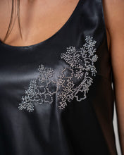 Cargar imagen en el visor de la galería, VESTIDO CUERINA C/APLIQUE
