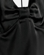 Cargar imagen en el visor de la galería, BLUSA BUSTO MARCADO
