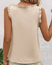 Cargar imagen en el visor de la galería, BLUSA VOLADOS ESCOTE
