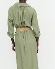 Cargar imagen en el visor de la galería, VESTIDO CASUAL CON CINTO

