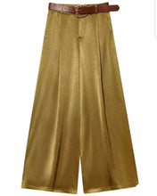 Cargar imagen en el visor de la galería, PANTALON SATINADO ANCHO CON CINTO
