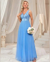 Cargar imagen en el visor de la galería, VESTIDO LARGO TUL
