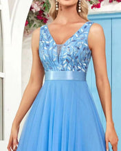 Cargar imagen en el visor de la galería, VESTIDO LARGO TUL
